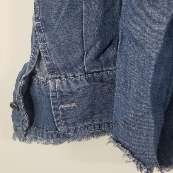 Maurices Ombre Jean Button Up Blouse. Super Soft! Bottom & Cuff Fringe. Size XS. - Picture 2 of 9